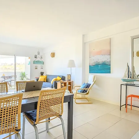 Residencial La Palmita Con Piscina
